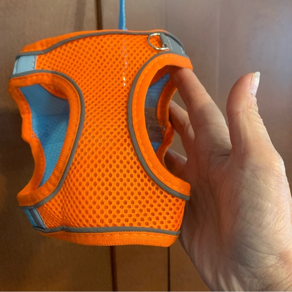 SALE!! Reflective dog vest no pull harness and leash - Picture 4 of 14